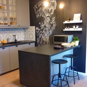 Agárdi Olivér Attila_Anikó Apartman_Krétafal_2021_03